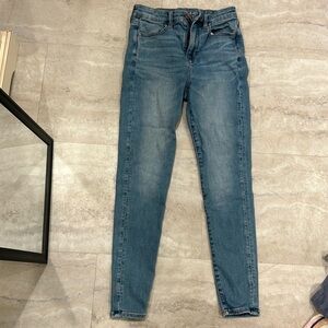 American Eagle skinny jeans with stretch